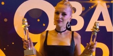 Ebru Ceylan 2021 Baykuş Ödülleri’nde İki Ayrı Kategoride Altın Baykuş Ödülü aldı