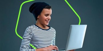 Çocukların yüzde 69’u teknolojik cihazların başında günde en az üç saat harcıyor