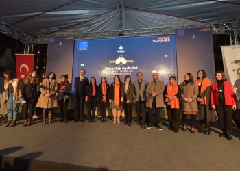 Işık enstalasyon sergisi, kadınlara yönelik şiddete karşı ‘Karanlığı Aydınlat’acak