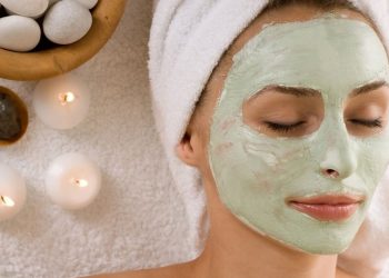 Yeni yılın ilk gününe enerjik başlatan maske