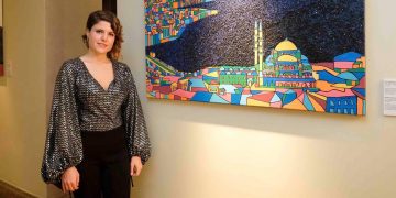 İstanbul’u Kanatları Altına Alan Ressam İrem Çamlıca : “İstanbul Yeri Göğü Altın Şehir”