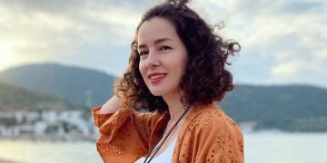 Oyuncu Ayfer Dönmez  ‘Carmen olmayı hayal ederdim’/ Röportaj Ulya Kutal