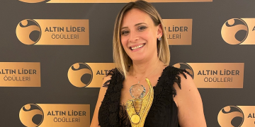 İnci Holding İnsan Kaynakları Direktörü Elif İçören, Türkiye’nin En Beğenilen 50 CHRO’sundan biri oldu