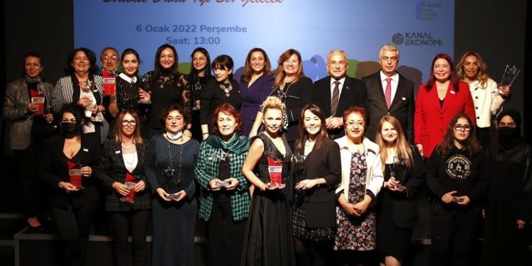 Teknoloji İle Fark Yaratan Kadın Ödülü Nalan Kurt’un