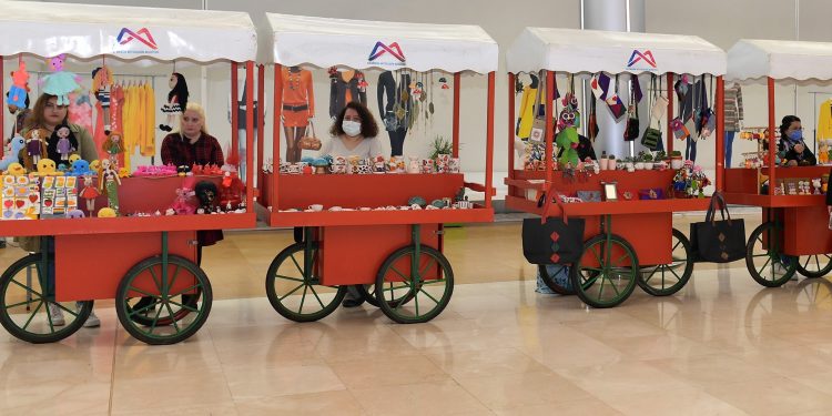 Mersin’de üretici kadınlar standları yıl sonuna kadar AVM’lerde olacak