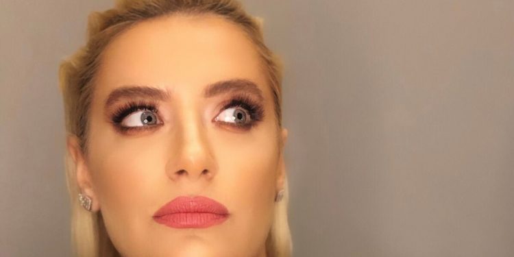 Televizyon yöneticisi ve yazar Hande Ertekin bundan böyle yazıları ile Güncel Kadın sitesinde