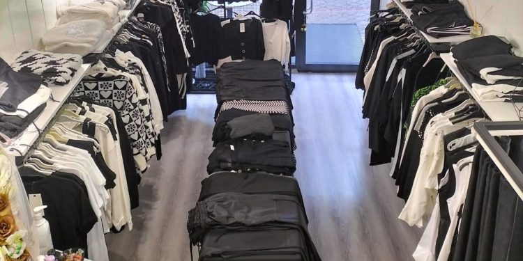 SİYAH  BEYAZ BUTİQUE SAMSUN’da YOLCULUGUNA  BASLIYOR