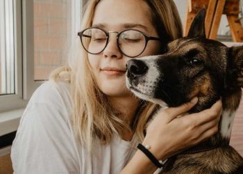 Alerji Uzmanı ve Alerji, Astım Derneği Başkanı Prof. Dr. Ahmet Akçay : Evcil hayvan alerjisi riskini azaltıyor!