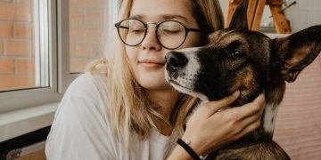 Alerji Uzmanı ve Alerji, Astım Derneği Başkanı Prof. Dr. Ahmet Akçay : Evcil hayvan alerjisi riskini azaltıyor!