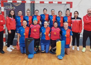 Hokeyin Sultanları Türkiye sahnesinde destan yazıyor