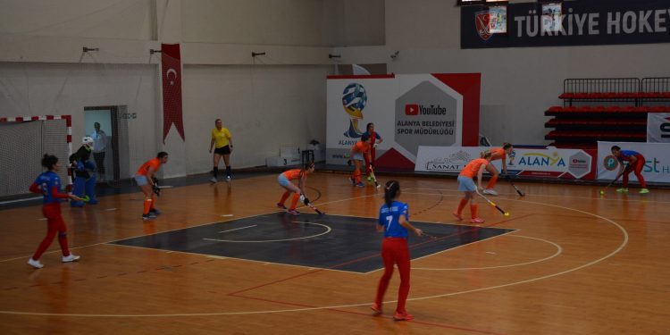 Polisgücü kadınlar 3’te 3 yaptı