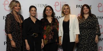 Pantene ve Pİ Kadın Kanserleri Derneği, Canan Ergüder ve Ayşe Arman ile ‘Birlikte Daha Güçlüyüz’ dedi!