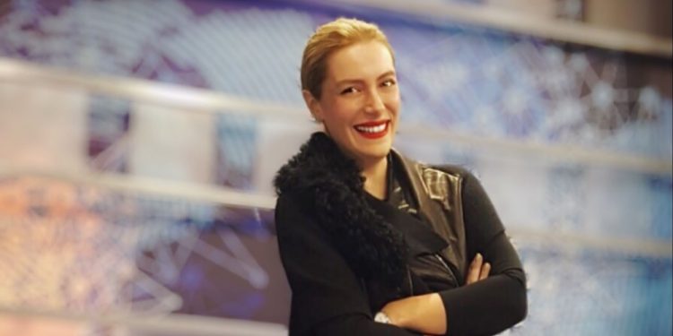 Hande Ertekin: Kompleksten öleceksiniz…