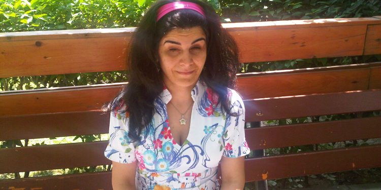Sevda Bozbey Yılmaz: Tek bildiğin simülasyon, ajitasyon, sahiden anlamaya yok motivasyon