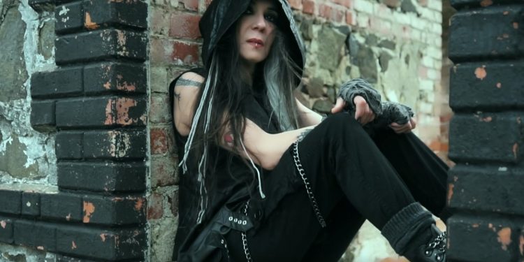 İdil Çağatay’ın Farklı Yorumuyla Bir Kırım Türküsü Olan “Bostoray”