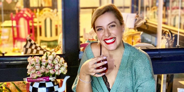 Hande Ertekin : Önce ben…