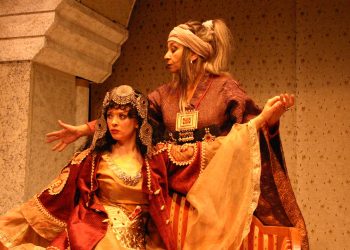 İstanbul Büyükşehir Belediyesi Tiyatro Oyuncusu Semah Tuğsel: “Oyunculuk Öğretilmez”