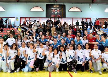 Konyaaltı zirve takibini bırakmıyor