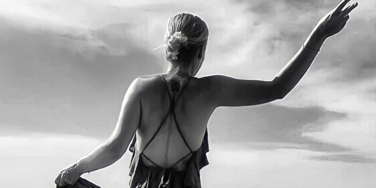 Hande Ertekin : Sevmek baki kalır bazılarına…