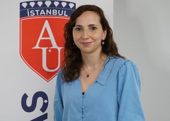 Gelişim Psikoloğu Dr. Duygu Taşfiliz: “İnsan haklarına saygı, adalet ve eşitlik, paradan daha çok mutluluk hissettiriyor”