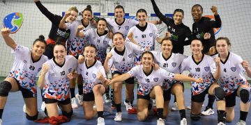 Mavi Kelebekler kupa yolunda