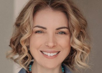 Ünlü Oyuncu Özge Özberk’den üç kitap