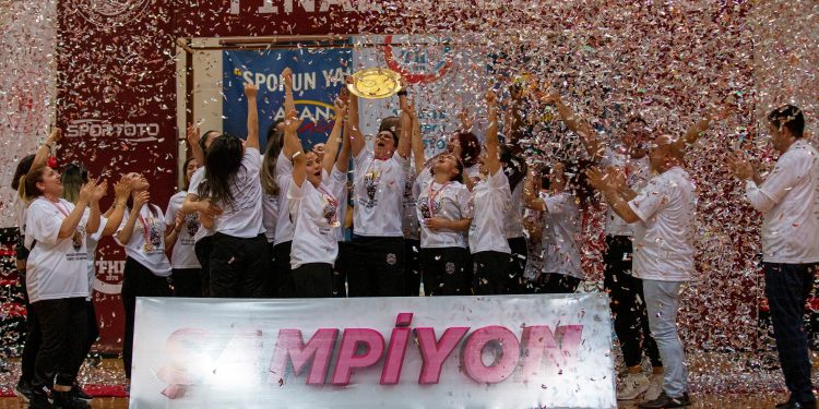 Mersin Kadın takımları başarıdan başarıya koşuyor