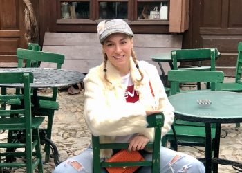 Hande Ertekin : Kim olduğumuzu kim bilir?