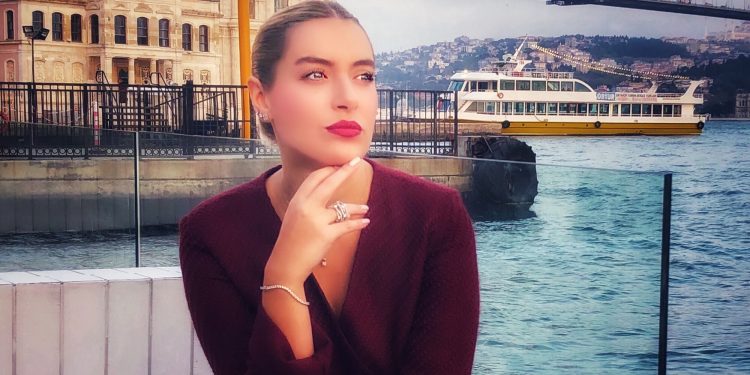 Hande Ertekin : Kelimelerin gücü adına…