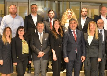 Ege Hazırgiyim ve Konfeksiyon İhracatçıları Birliği kurullarında 7 kadın ihracatçı yer aldı