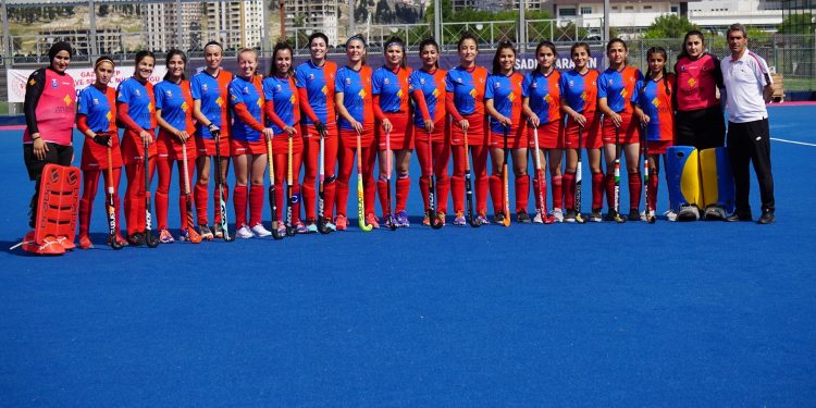 Hokeyin Sultanları Alanya Yıldızları 9-2 mağlup etti