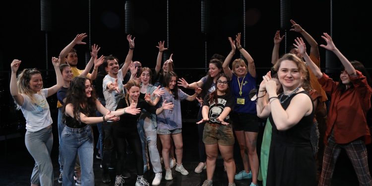 Gençler “sanattan” ve “hayallerinden” vazgeçmedi…