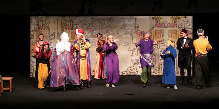 Mersin’den “Bir Eski Zaman Hikâyesi” Geçti