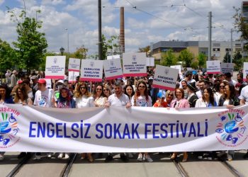 Eskişehir’de ‘Engelsiz Sokak Engelsiz Dünya’