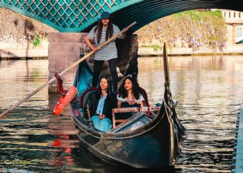 Gondolların ilk kadın sürücüleri