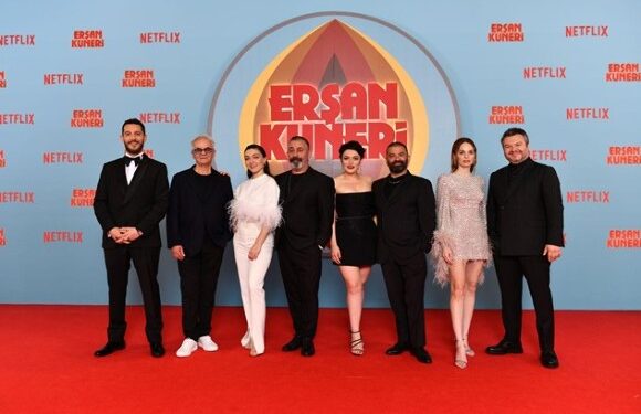 Netflix iftiharla sunar : Erşan Kuneri