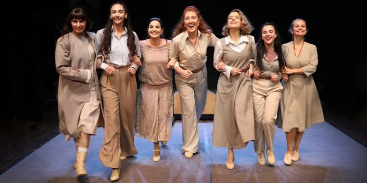 “26. Bedia Muvahhit Ödülü” Yaftalı Tabut Oyuncularına veriliyor