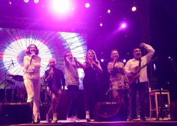 Ünlü sanatçılardan 90’lar konserine davet