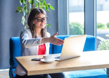 Siber saldırganlar deepfake ile iş başvurusu yaparak şirketlerdeki kritik pozisyonlara yerleşiyor