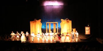 Harbiye açık hava yaz oyunları seyircinin yoğun ilgisiyle başladı