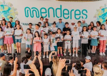 Menderes ailesi çocuklarıyla unutulmaz bir gün geçirdi