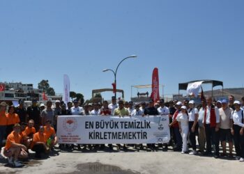 Daha temiz bir deniz için 7 ton atık toplandı