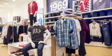 Konforlu Bir Yaz Kombini İçin İlk Adım: Kaliteli Şort Seçimi Nasıl Olmalı?