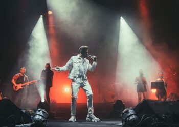 Kuşadası ve Marmaris Bayramı Kenan Doğulu ile karşıladı