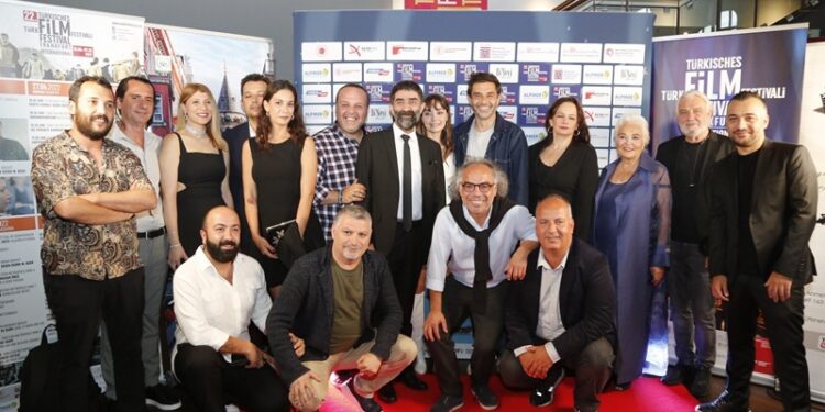 Frankfurt’ta 7 dalda “Altın Elma” verildi