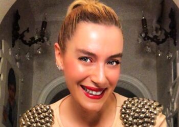 Hande Ertekin : Yedin beni sosyal medya…