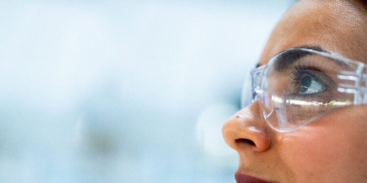 Göz yaralanmaları en çok temmuz ayında görülüyor