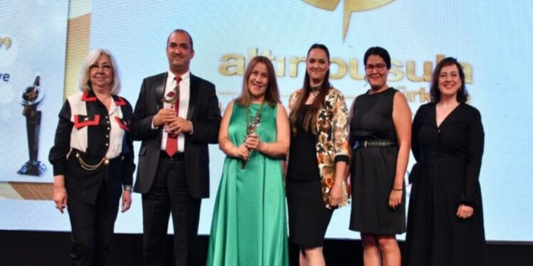 TÜSAD yenilikçi yayını Solunum TV Podcast’i ile Altın Pusula ödülü kazandı