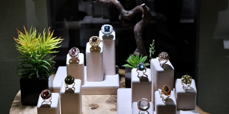 Altın ve mücevherat üretiminde ilk 10’dayız