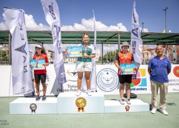 Muğlalı  Okçu Ecesu Demircan Türkiye Şampiyonu oldu